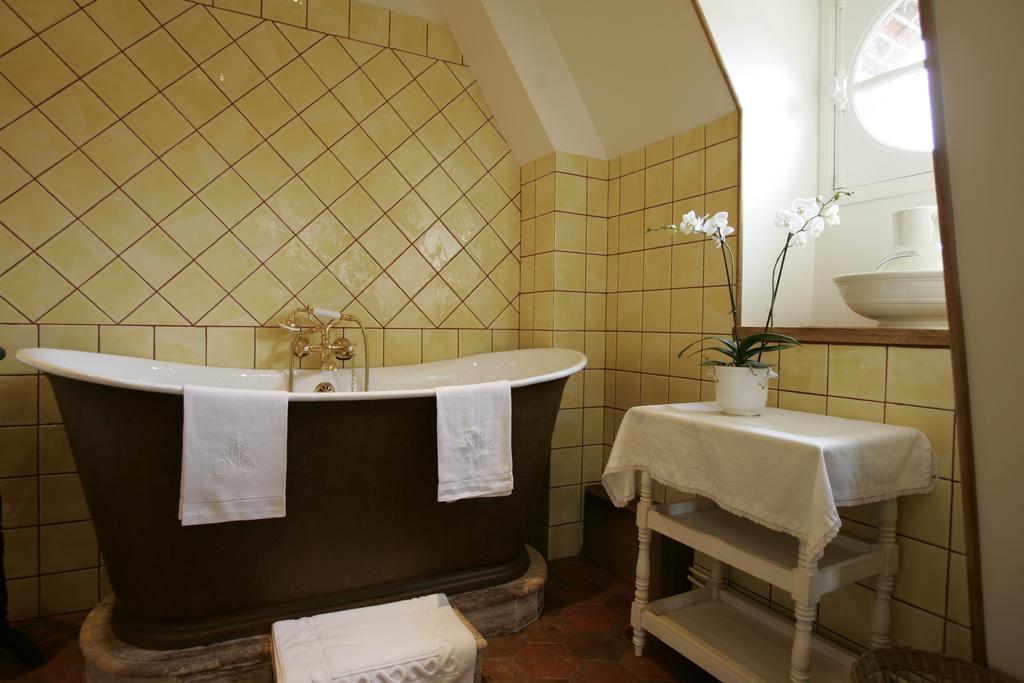 Chateau-Hotel De Bourron Eksteriør bilde